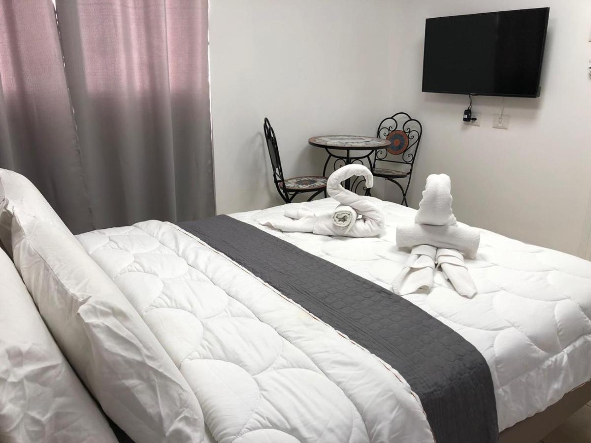 Hotel Room Service Бат-Ям Экстерьер фото