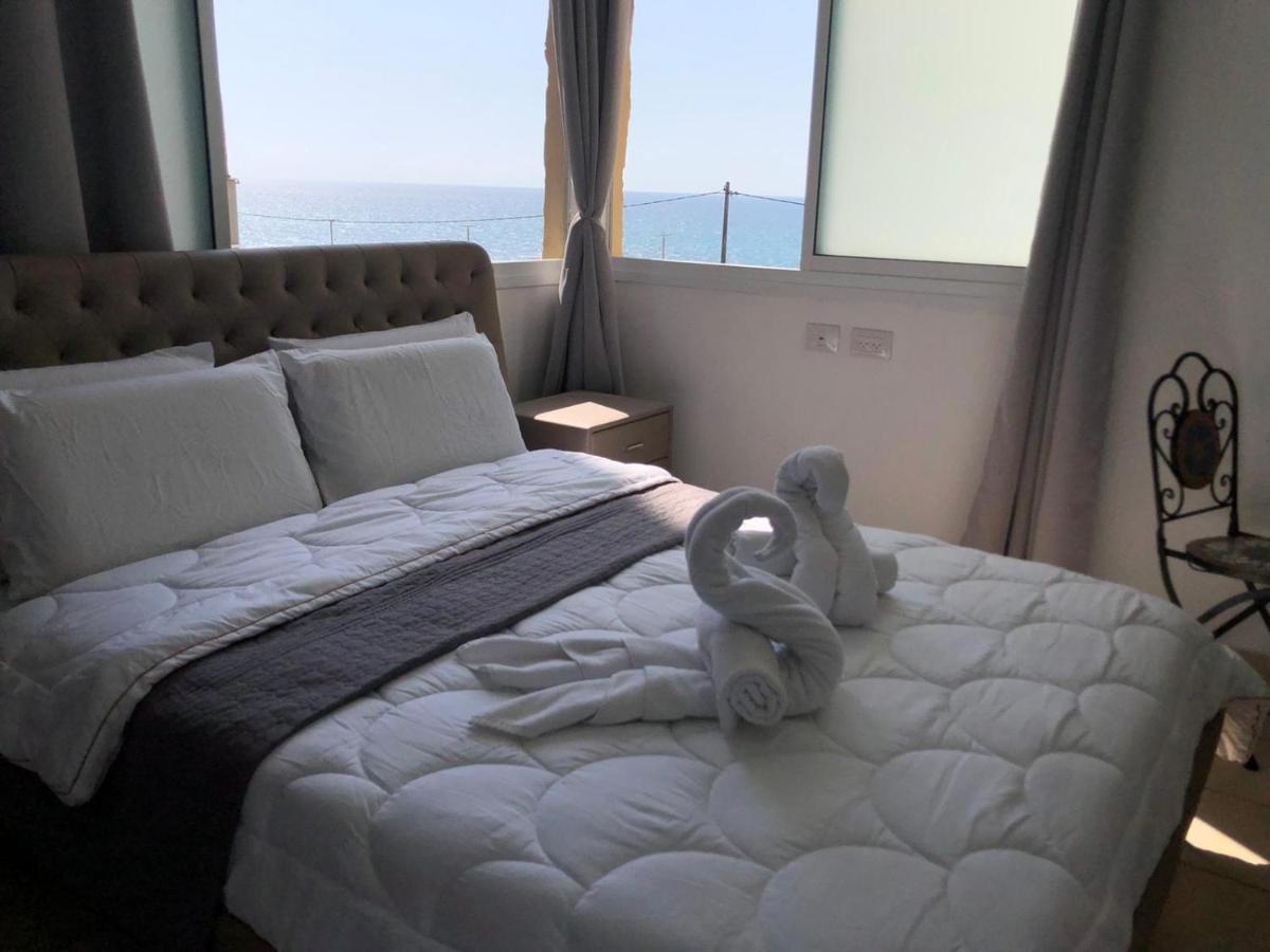 Hotel Room Service Бат-Ям Экстерьер фото